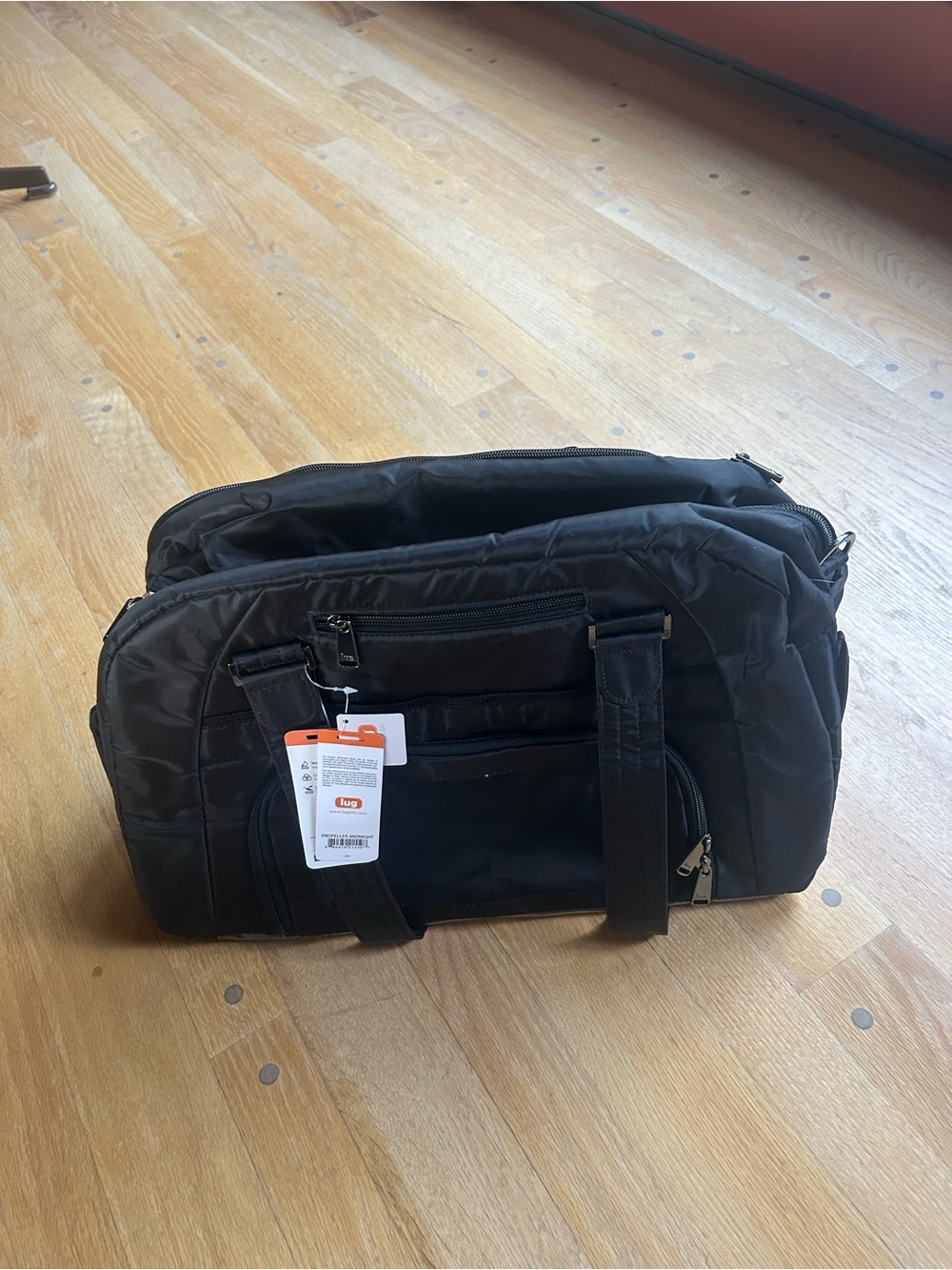 Black W’s Carry All LUG Travel Messenger Bag